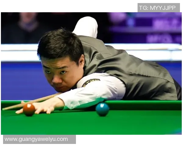 球星争霸赛：聚焦全球顶级足球选手的对决与荣耀之路